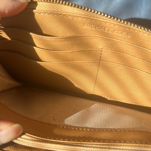 SOLD Michael Kors Long Zip Around Wallet Wristlet - Picture 13 of 17